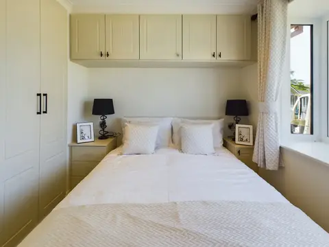Guest bedroom