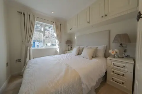 Guest bedroom