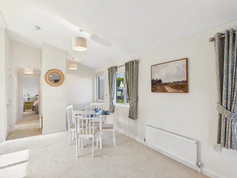 Dining area & entrance hall