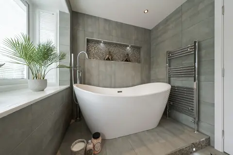 Bathroom freestanding bath