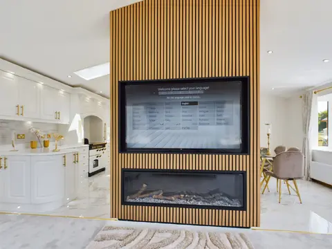 Lounge (central fire)