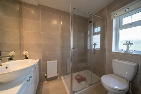 Ensuite shower