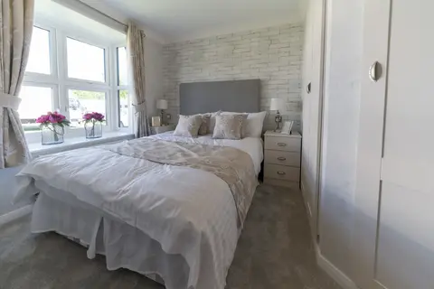 Guest bedroom